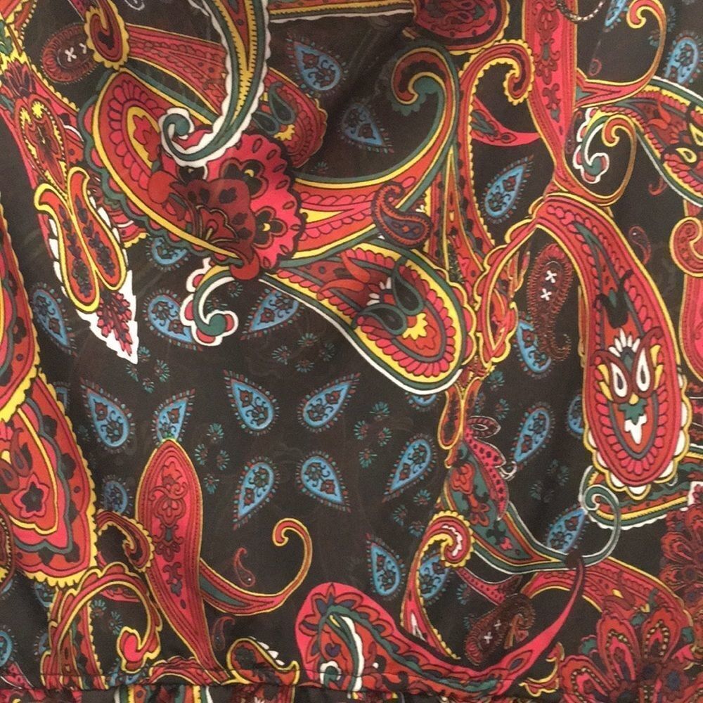 Beautiful Paisley Pattern Blouse - Picture 3 of 3